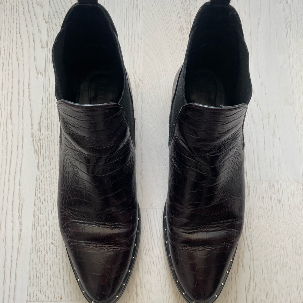Freda Salvador Wine Croc-Embossed Ankle Boots